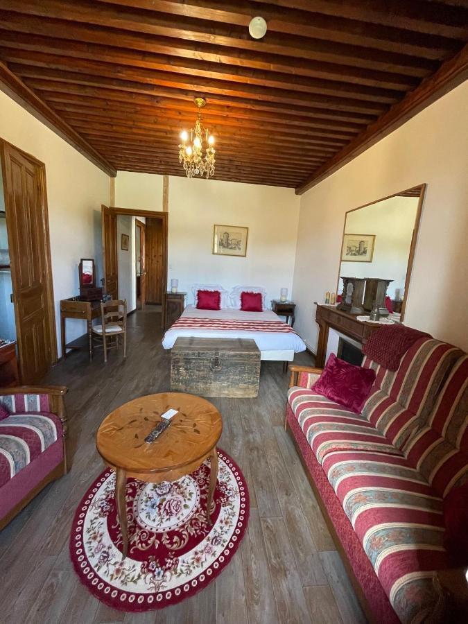 Devesset Manoir Du Grail Bed & Breakfast エクステリア 写真